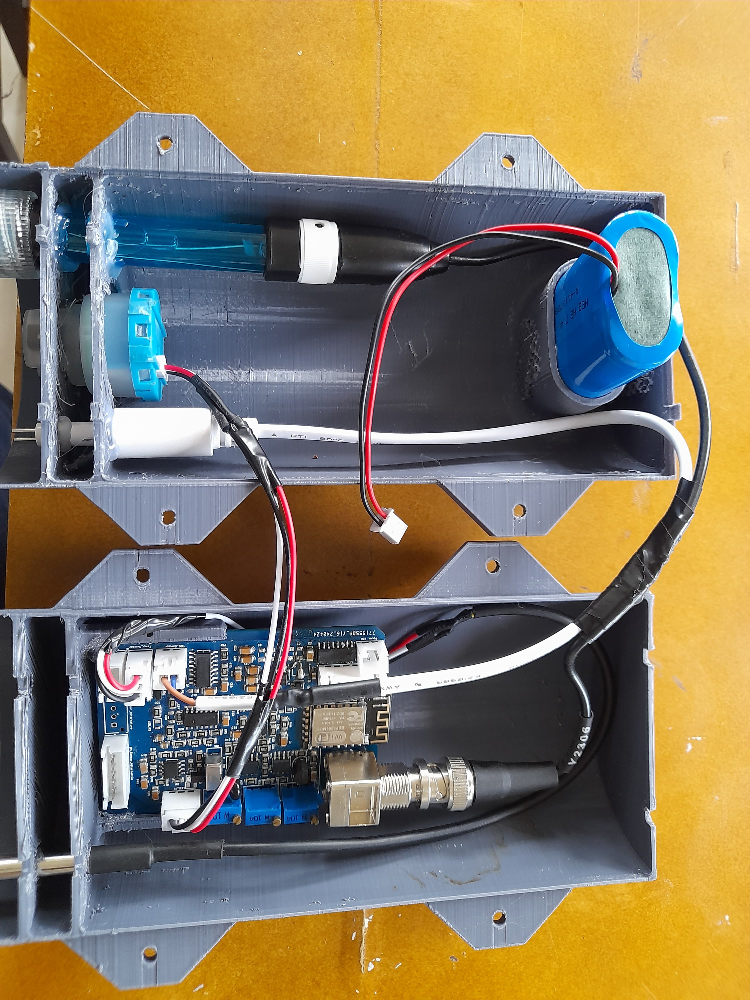 Industrial Portable Water Quality Measurement Device - Image 4